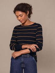 Listra Amarela Marinho - Suéter estilo barco de malha fina merino da Celtic & Co. - Imagem 1 de 6