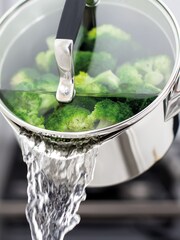 Stellar 5 Piece Silver Induction Draining Saucepan Set - Image 2 of 4