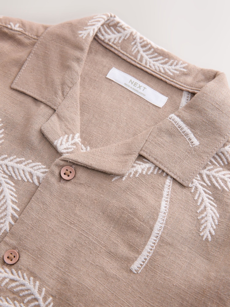 Taupe Brown Palm Embroidery - Cămașă cu guler revere și mânecă scurtă (3-16ani) - Imaginea 8 din 8 Taupe Brown Palm Embroidery - Cămașă cu guler revere și mânecă scurtă (3-16ani) - Imaginea 8 din 8