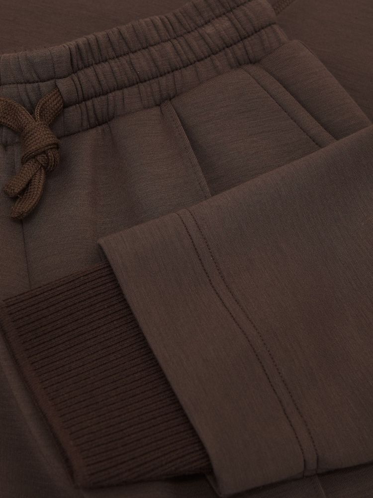 Reiss Chocolate Bernie 9-13 yrs Interlock Sweatshirt and Joggers Set - Image 4 of 4 Reiss Chocolate Bernie 9-13 yrs Interlock Sweatshirt and Joggers Set - Image 4 of 4