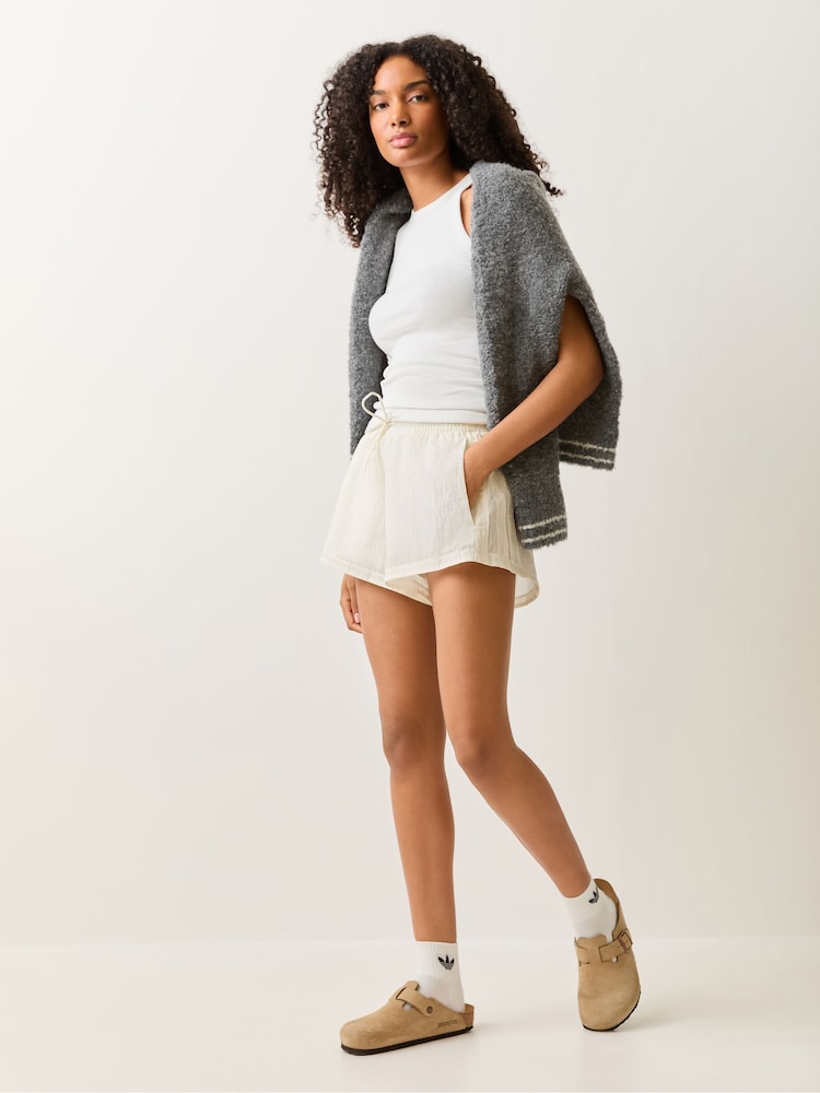 أبيض - adidas Originals Santiago Shorts - Image 1 of 6