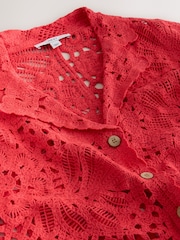 লাল ফুলের  - Crochet Short Sleeve Open Collared Shirt - 7এর মধ্যে 5 ছবি