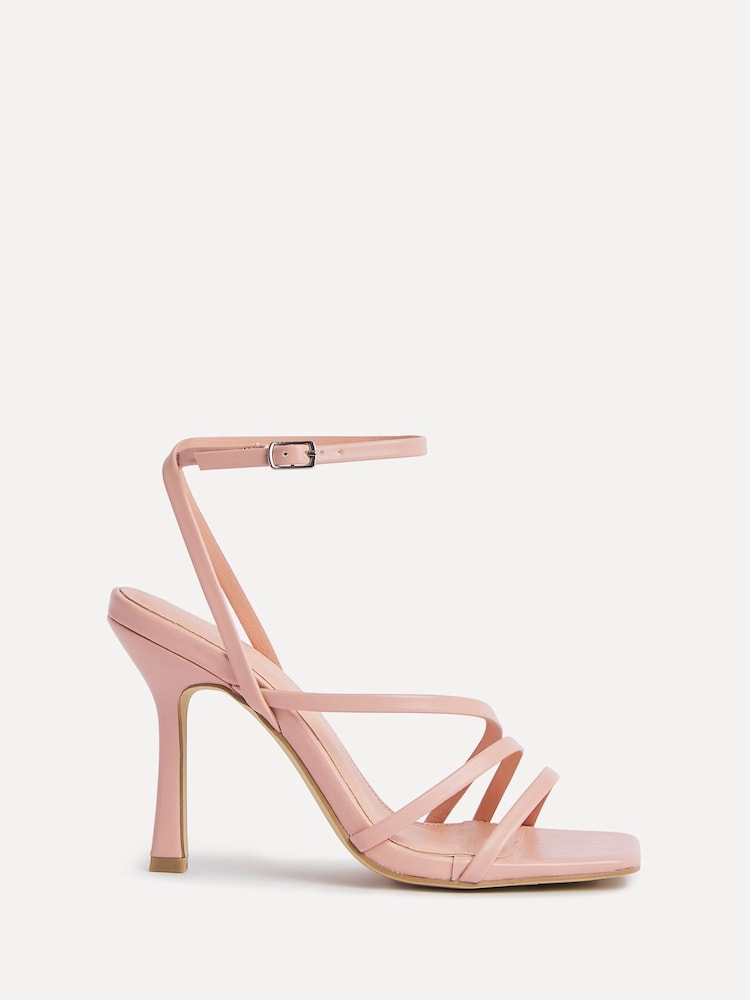 סנדלי עקב עם רצועות דגם Scarlett של Linzi עם רצועה בקרסול - תמונה 2 מתוך 5 סנדלי עקב עם רצועות דגם Scarlett של Linzi עם רצועה בקרסול - תמונה 2 מתוך 5