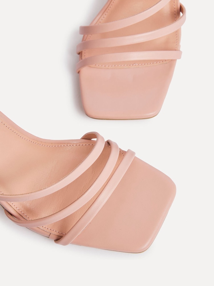 סנדלי עקב עם רצועות דגם Scarlett של Linzi עם רצועה בקרסול - תמונה 5 מתוך 5 סנדלי עקב עם רצועות דגם Scarlett של Linzi עם רצועה בקרסול - תמונה 5 מתוך 5