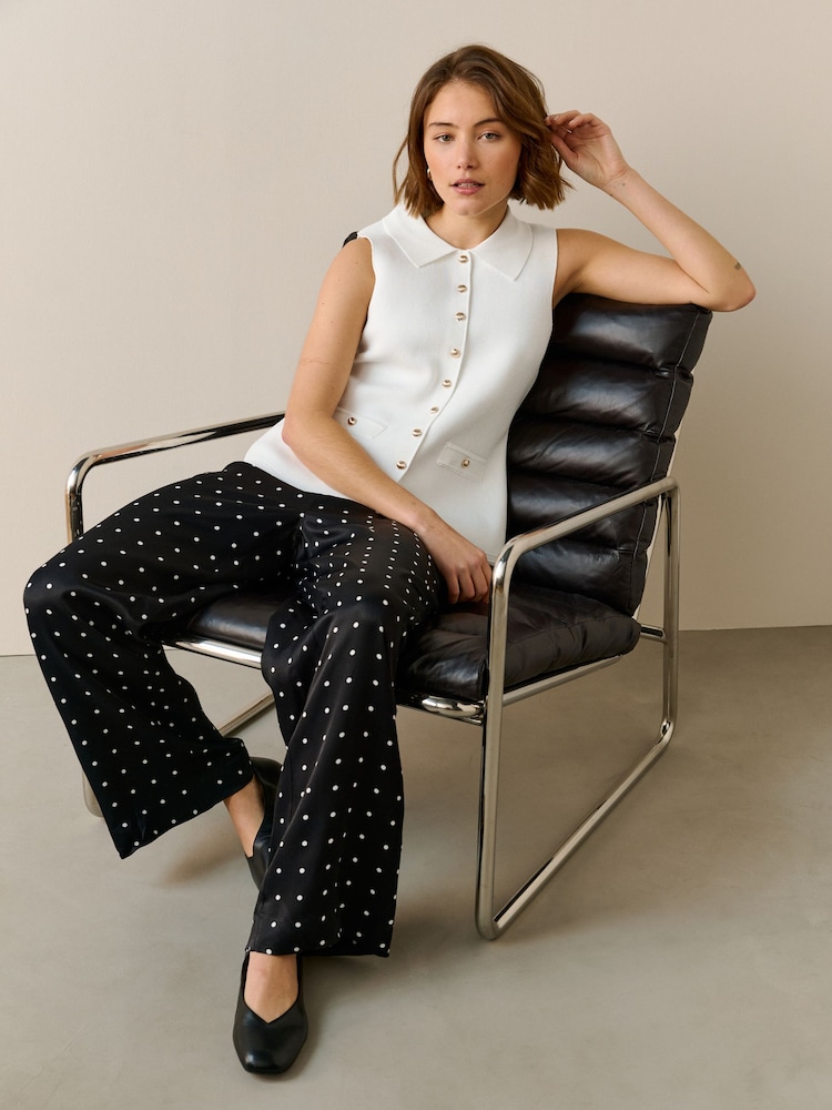 White Smart Button Up Knitted Waistcoat - Image 2 of 8