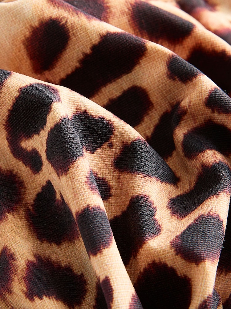 הדפס מנומר חום - חזיית ביקיני ללא ריפוד עם ברזלים - תמונה 2 מתוך 4 הדפס מנומר חום - חזיית ביקיני ללא ריפוד עם ברזלים - תמונה 2 מתוך 4