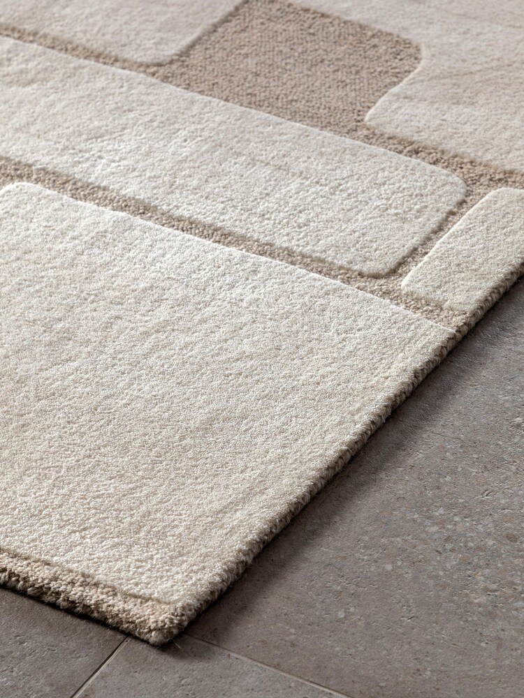 Gallery Home White Denver Tufted Graphic Rug - Image 2 of 6