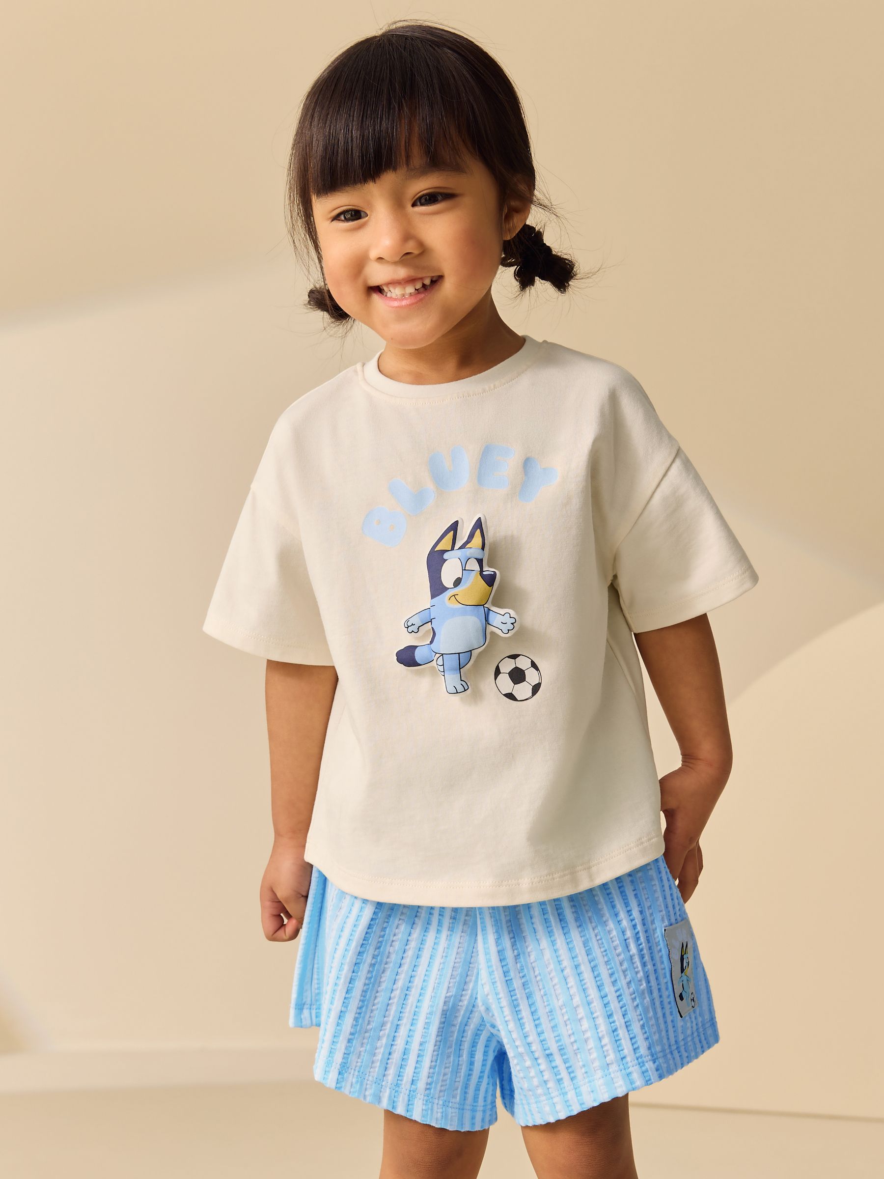 Next：日本 エクリュ ホワイト - Bluey サッカー ショートパンツセット