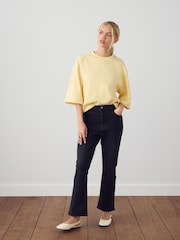 Preto lavado - Calça jeans cropped bootcut - Imagem 2 de 8