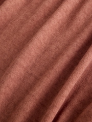 חום שוקולד - שמלת מיני במראה משופשף עם צווארון עגול עמוק - תמונה 10 מתוך 10