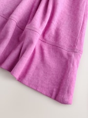 סגול - שמלת מיני במראה משופשף עם צווארון עגול עמוק - תמונה 8 מתוך 9