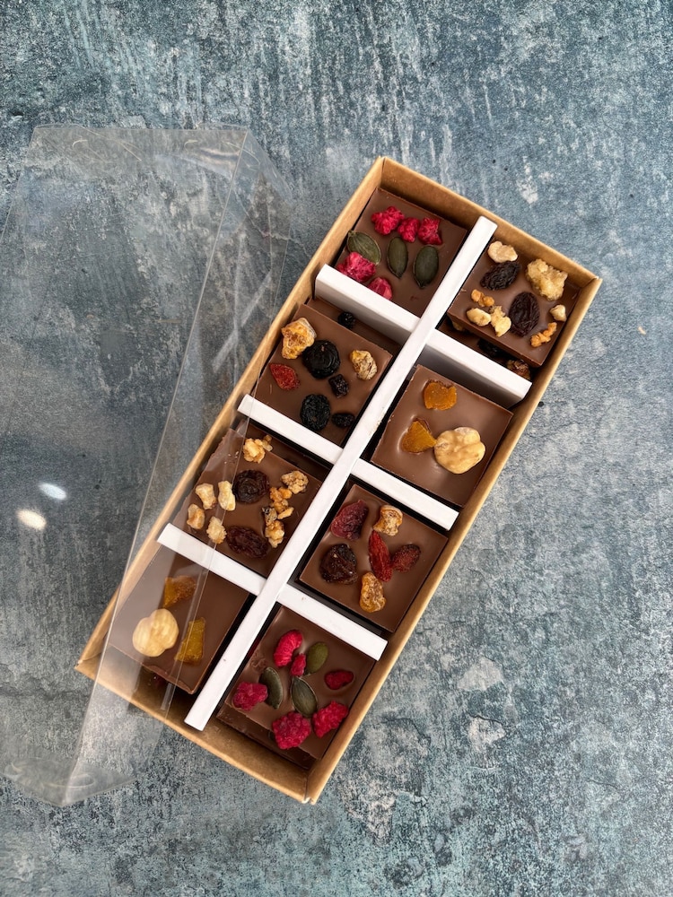 The Gourmet Chocolate Pizza Co Delicious Fruit & Nut Milk Chocolate Mendiants - Image 2 of 3 The Gourmet Chocolate Pizza Co Delicious Fruit & Nut Milk Chocolate Mendiants - Image 2 of 3