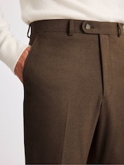 MOSS MOSS Relaxed Fit Chestnut Flannel Brown Trousers - Imagem 3 de 3