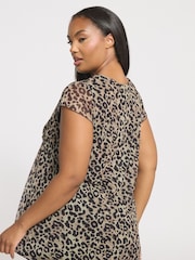 Yours Curve Black Animal V-Neck Top - Image 3 of 5
