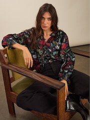 Bauk Jasmine Printed Tie Neck Satin Botanical Print Black Blouse - Imagen 1 de 4