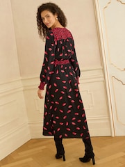 Love & Roses Red Lip Print V-Neck Shirred Cuff Midi Dress - Image 2 of 4