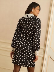 Melns punktiņojums - Love & Roses mini kleita ar mežģīņu apkakli - Attēls 4 no 4