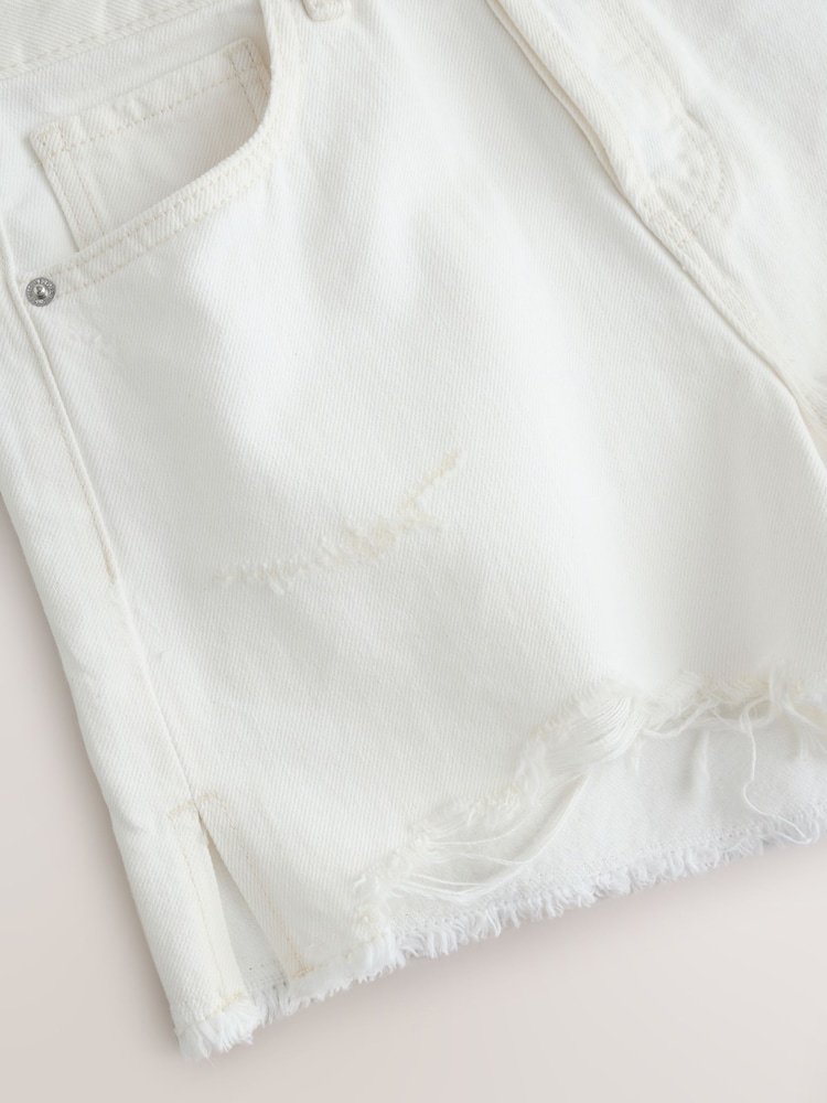 White Raw Hem Festival Denim Shorts - Image 2 of 6 White Raw Hem Festival Denim Shorts - Image 2 of 6