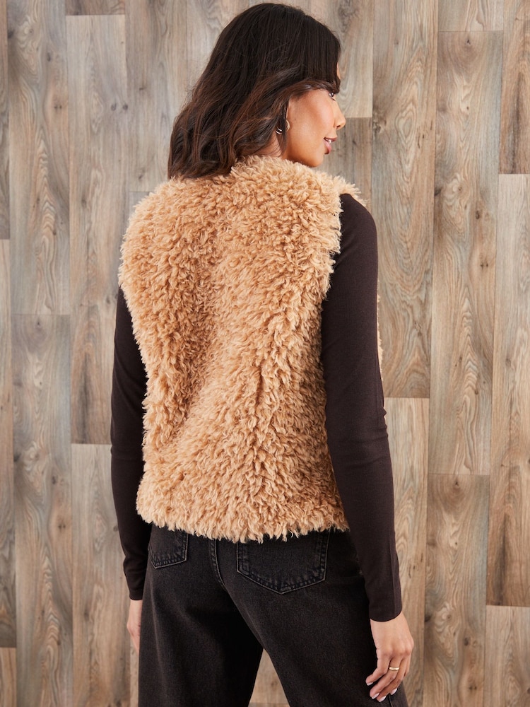 Threadbare Brown Faux Fur Gilet - Image 2 of 4 Threadbare Brown Faux Fur Gilet - Image 2 of 4