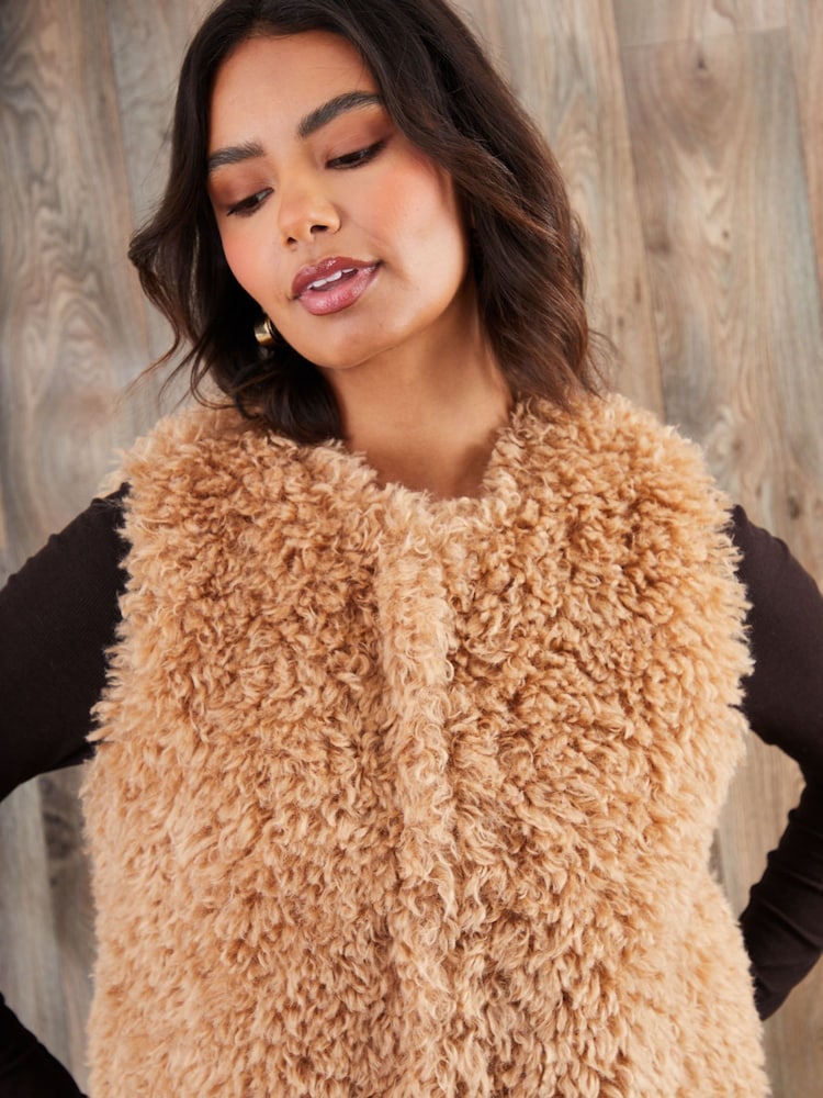 Threadbare Brown Faux Fur Gilet - Image 4 of 4