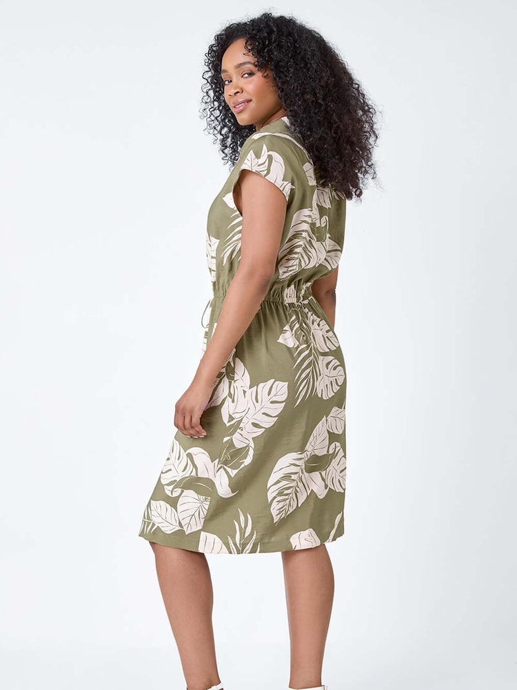Verde - Vestido camisa Roman Petite Tropical com detalhe na cintura - Imagem 2 de 5