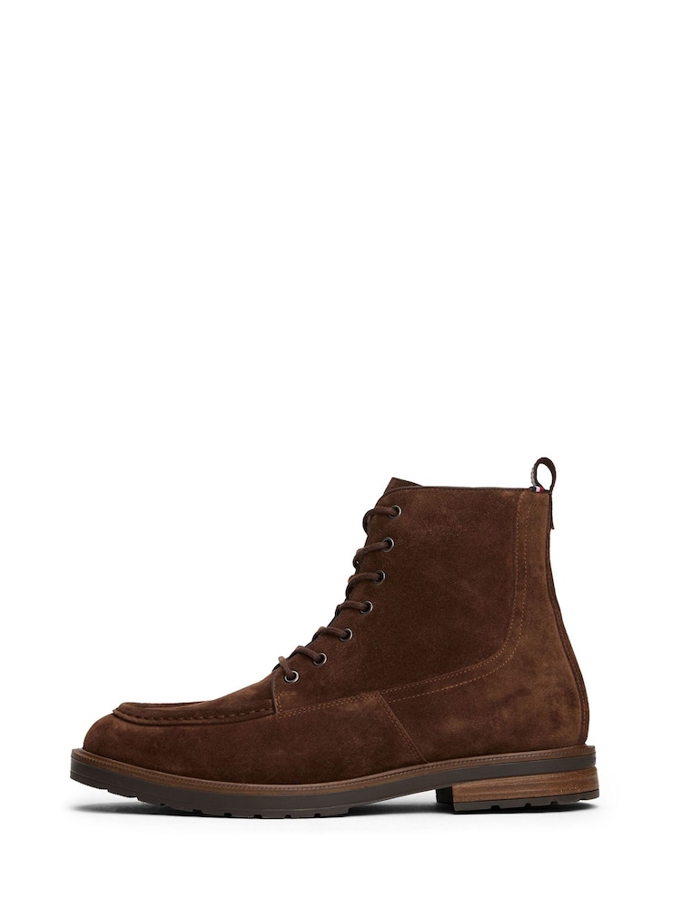 Tommy Hilfiger Brown Cleat Suede Moc Toe Boots - Image 2 of 6 Tommy Hilfiger Brown Cleat Suede Moc Toe Boots - Image 2 of 6