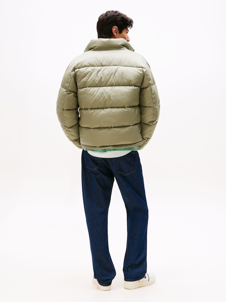 Tommy Jeans Green Water Repellent Crinkle Relaxed Puffer Jacket - Image 2 of 5 Tommy Jeans Green Water Repellent Crinkle Relaxed Puffer Jacket - Image 2 of 5