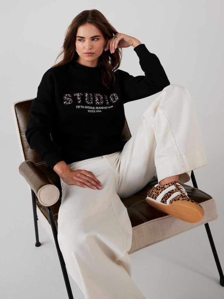 Mint Velvet Cotton Blend Graphic Motif Sweatshirt - صورة 1 من 7 Mint Velvet Cotton Blend Graphic Motif Sweatshirt - صورة 1 من 7