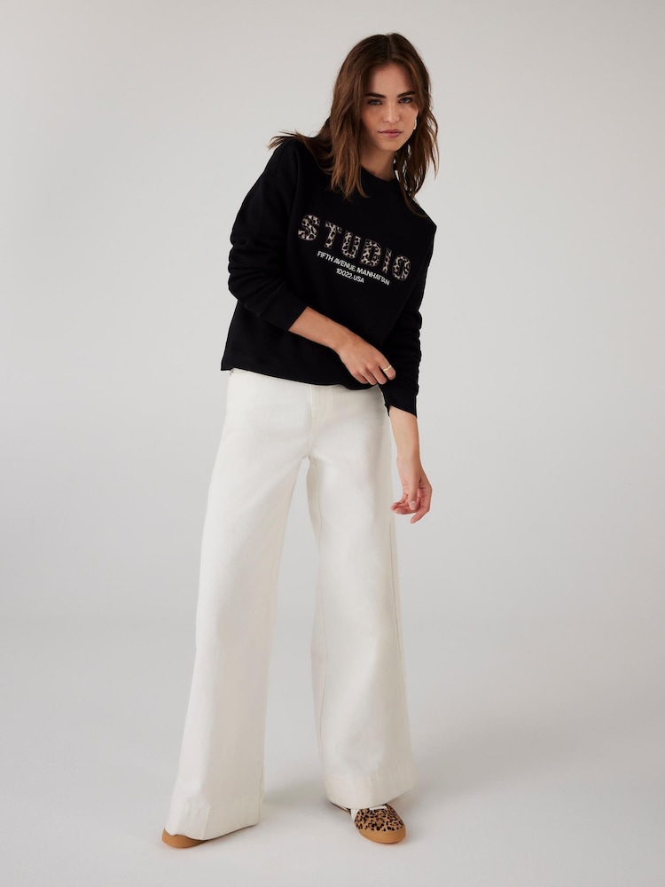 Mint Velvet Cotton Blend Graphic Motif Sweatshirt - صورة 2 من 7 Mint Velvet Cotton Blend Graphic Motif Sweatshirt - صورة 2 من 7