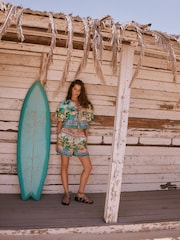 Bright Scenic - شورت شاطئ للصيف - Image 4 of 7