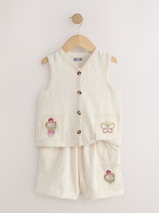 Crem cu broderie - Set de vestă și pantaloni scurți (3-16ani) - Imaginea 6 din 9
