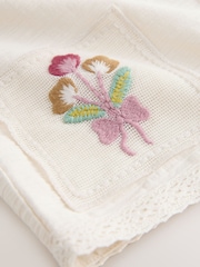 Crem cu broderie - Set de vestă și pantaloni scurți (3-16ani) - Imaginea 9 din 9