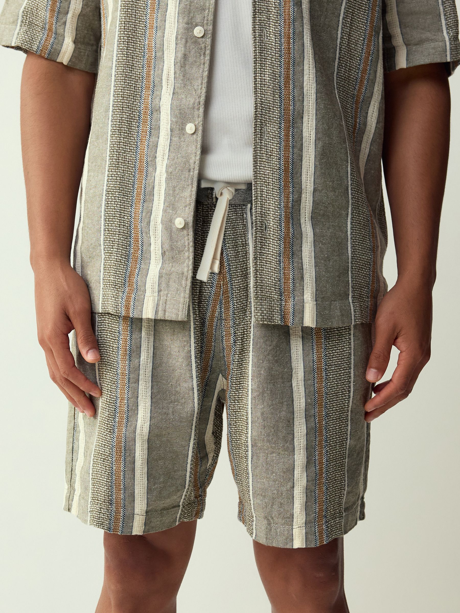 90s linen wide baggy stripe shorts 膝下 Buy Khaki Green Linen Blend Elasticated Waist Stripe Shorts from