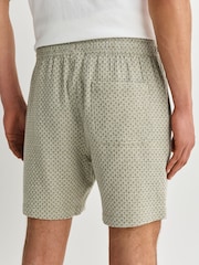 Salbeigrün - Shorts mit Waffelstruktur und Kordelzugbund - Bild 4 von 10