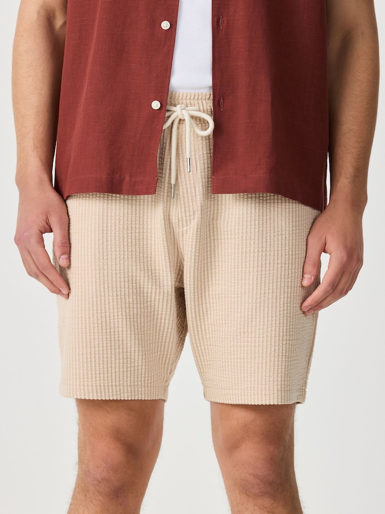 Neutral - Textured Seersucker Stripe Short Shorts - Imaginea 1 din 8