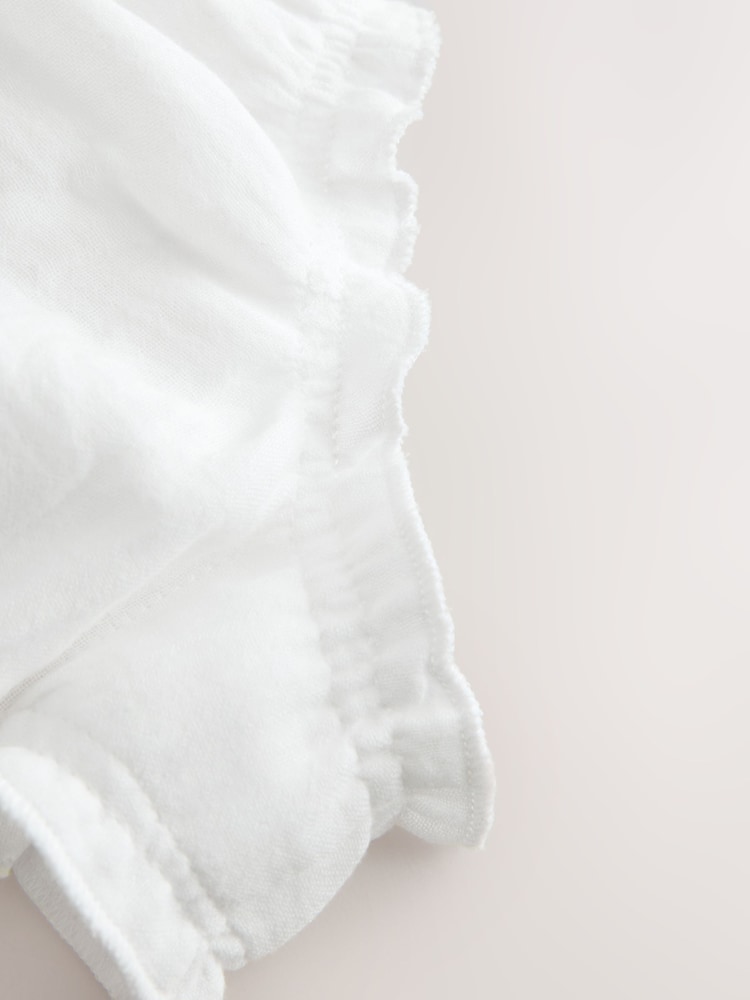 أبيض - Woven Baby Knickers 3 Pack (0mths-2yrs) - صورة 7 من 7 أبيض - Woven Baby Knickers 3 Pack (0mths-2yrs) - صورة 7 من 7