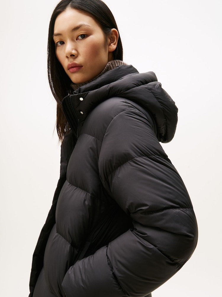 Next：日本 ブラック - Tommy Hilfiger ダウンフード付きパファー 