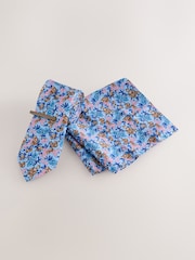 أزرق فاتح - ورابطة عنق ومنديل جيب - صورة 1 من 3