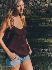 The Set 2 Pack Ruffle Trim Strappy Cami Tops - 9मध्ये 1 तस्बिर