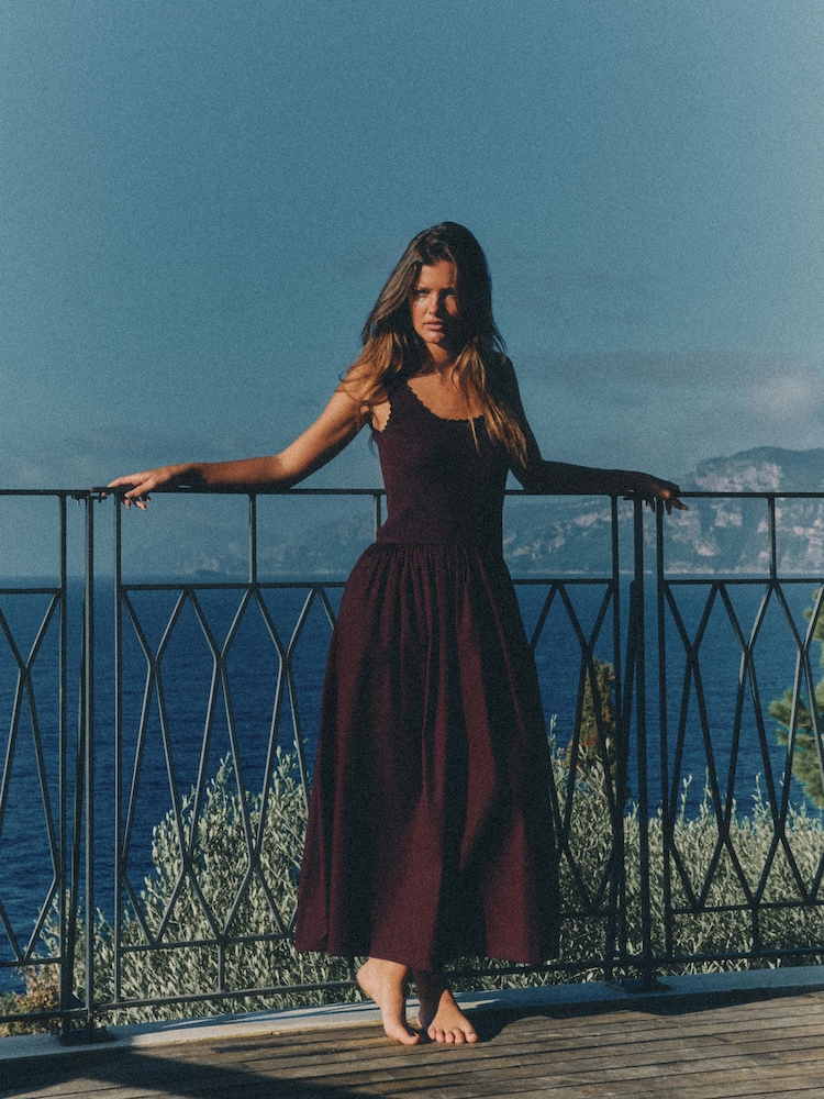 The Set 2 Pack Scallop Trim Sleeveless Scoop Neck Woven Mix Maxi Dress - Bild 1 von 3 The Set 2 Pack Scallop Trim Sleeveless Scoop Neck Woven Mix Maxi Dress - Bild 1 von 3