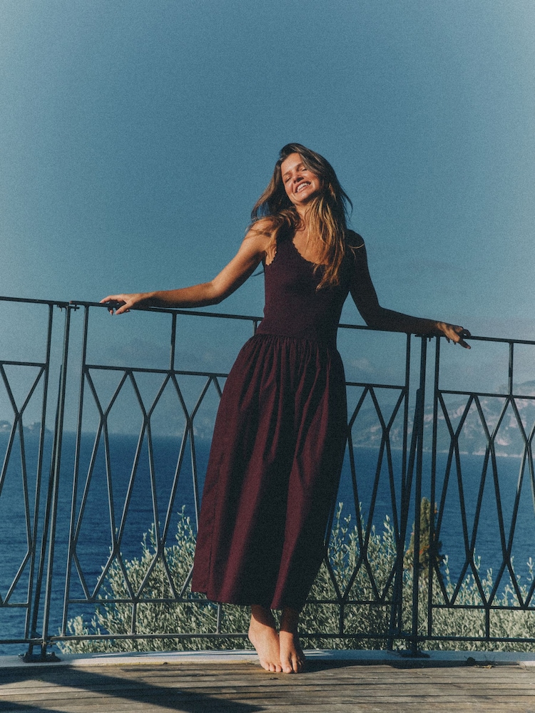 The Set 2 Pack Scallop Trim Sleeveless Scoop Neck Woven Mix Maxi Dress - Bild 3 von 3 The Set 2 Pack Scallop Trim Sleeveless Scoop Neck Woven Mix Maxi Dress - Bild 3 von 3