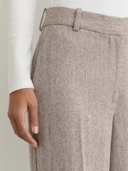 Reiss Grey Isla Petite Wide-Leg Textured Tailored Trousers - Image 4 of 7