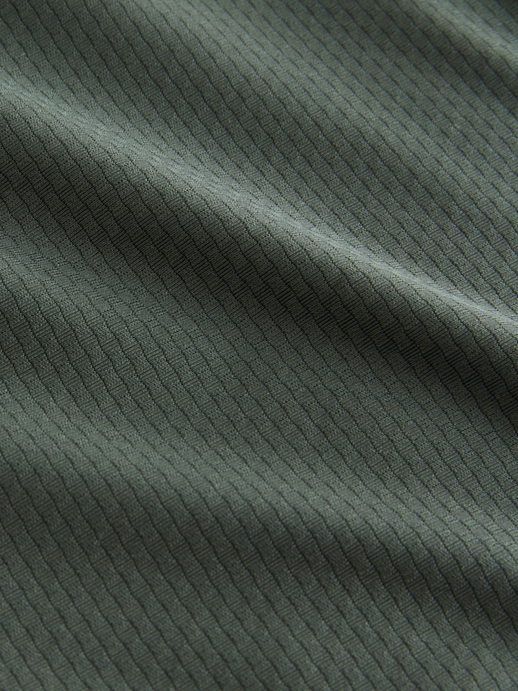 كاكي أخضر - قميص رياضي بارز الملمس مناسب للتمارين الرياضية من Active - Image 2 of 3