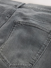 Gris - Ajuste recto - Pantalones cortos de mezclilla elásticos - Imagen 10 de 10