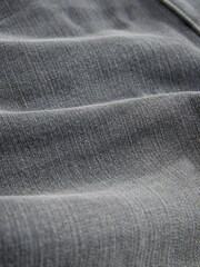 Gris - Coupe ajustée  - Jean Shorts extensibles - Image 2 de 5