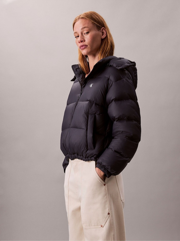 Next：日本 ブルー - Calvin Klein ショート ダウン パファー 