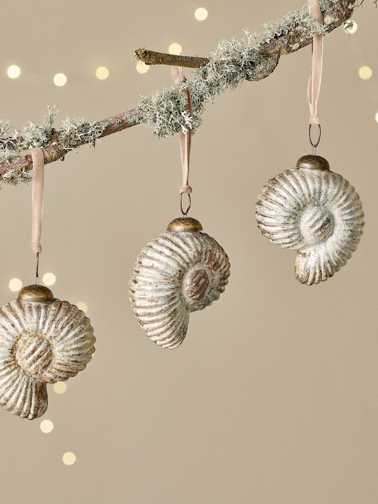 Nkuku Gold Sachin Shell Christmas Baubles - Image 1 of 4