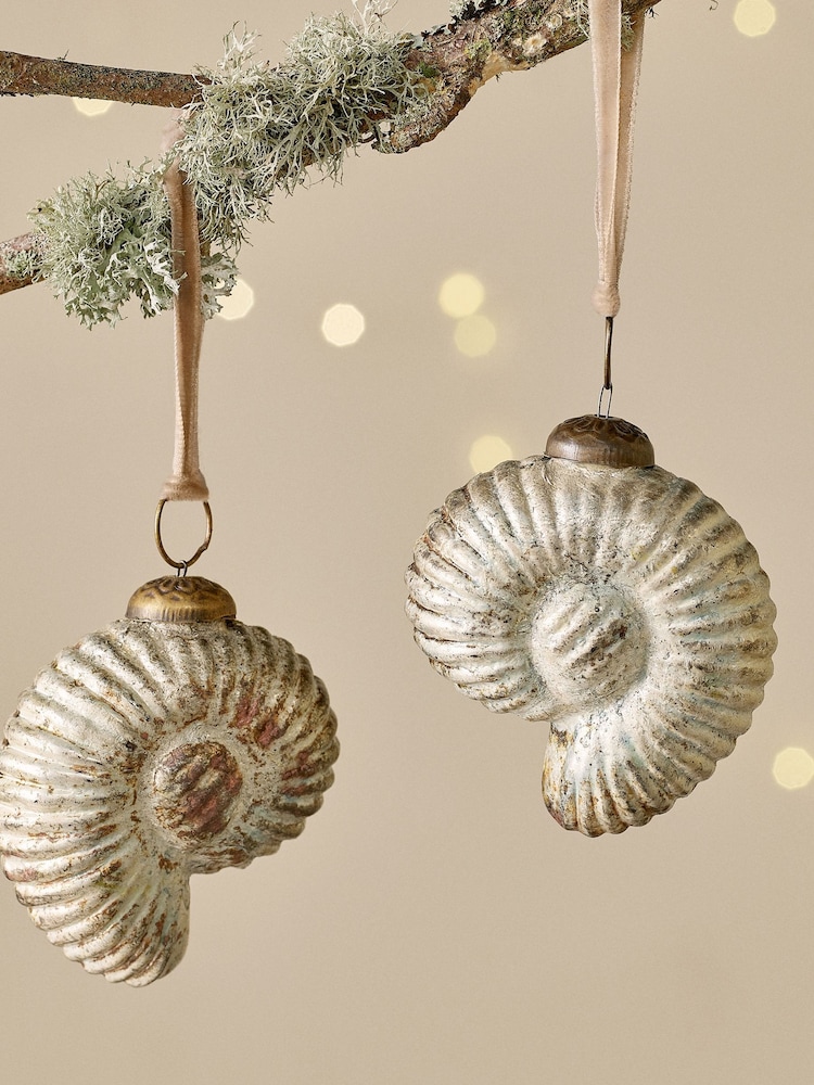 Nkuku Gold Sachin Shell Christmas Baubles - Image 2 of 4 Nkuku Gold Sachin Shell Christmas Baubles - Image 2 of 4