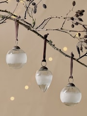 Nkuku Clear Anara Etched Christmas Baubles - Image 1 of 4