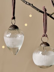Nkuku Clear Anara Etched Christmas Baubles - Image 2 of 4